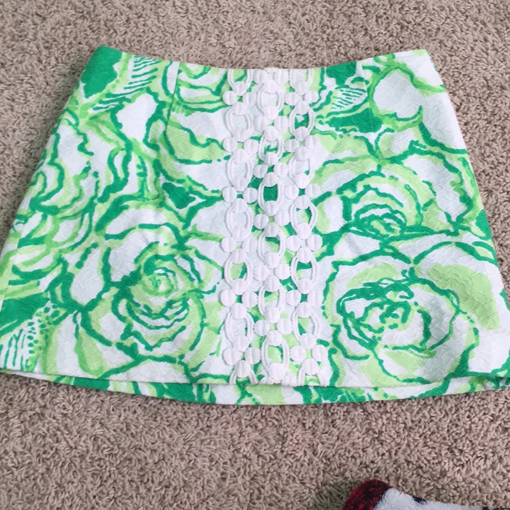 Green and white Lilly Pulitzer skirt w/ embroidery